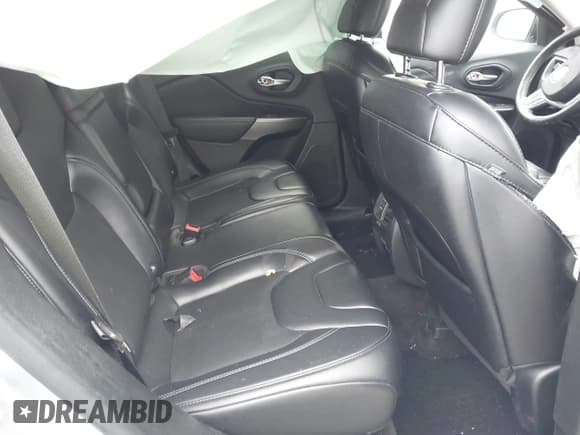 ✅ 2019 Jeep Cherokee Latitude Plus • VIN: 1C4PJMLB9KD189212 • Lot: 43690661. Wystawiony na IAAI z przebiegiem 168 149 mil. Bezpłatny archiwum sprzedaży aukcyjnych z USA i szczegółowy raport historii pojazdu na DreamBid. Zdjęcie 8.