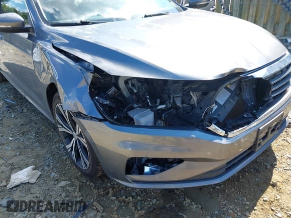 ✅ 2021 Volkswagen Passat SE • VIN: 1VWSA7A38MC010350 • Lot: 43321668. Listed on IAAI with 90,897 mi. Free auction sales archive from the USA and detailed vehicle history report at DreamBid. Image 6.