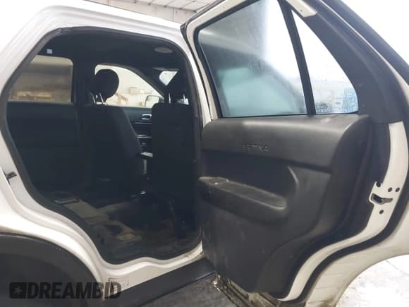 ✅ 2018 Ford Police Interceptor Utility • VIN: 1FM5K8ARXJGC76699 • Lot: 43871802. Wystawiony na IAAI z przebiegiem 134 850 mil. Bezpłatny archiwum sprzedaży aukcyjnych z USA i szczegółowy raport historii pojazdu na DreamBid. Zdjęcie 8.