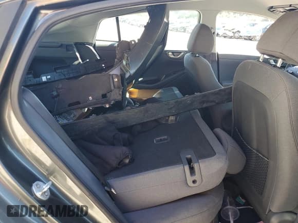 ✅ 2020 Hyundai Ioniq Blue • VIN: KMHC65LC0LU227485 • Lot: 81952945. Listed on Copart with 99,872 mi. Free auction sales archive from the USA and detailed vehicle history report at DreamBid. Image 10.