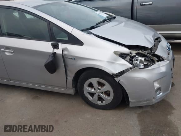 ✅ 2010 Toyota Prius III • VIN: JTDKN3DUXA0082510 • Lot: 43667824. Wystawiony na IAAI z przebiegiem 208 368 mil. Bezpłatny archiwum sprzedaży aukcyjnych z USA i szczegółowy raport historii pojazdu na DreamBid. Zdjęcie 13.