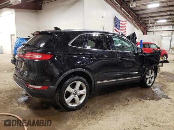 ✅ 2017 Lincoln MKC Premiere • VIN: 5LMCJ1D93HUL36232 • Lot: 52077725. Wystawiony na Copart z przebiegiem 60 372 mil. Bezpłatny archiwum sprzedaży aukcyjnych z USA i szczegółowy raport historii pojazdu na DreamBid. Zdjęcie 3.