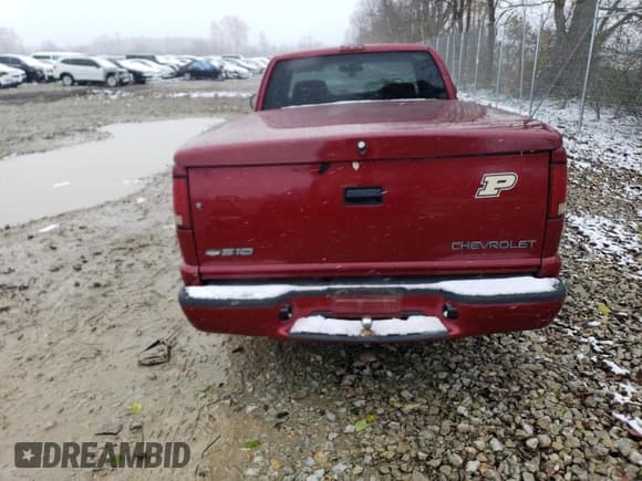 ✅ 2002 Chevrolet S-10 LS • VIN: 1GCCS19W728166072 • Lot: 81829454. Wystawiony na Copart z przebiegiem 116 890 mil. Bezpłatny archiwum sprzedaży aukcyjnych z USA i szczegółowy raport historii pojazdu na DreamBid. Zdjęcie 6.