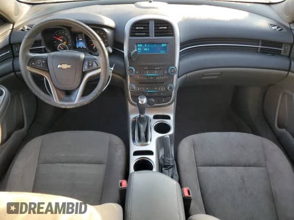 2015 Chevrolet Malibu LS z VIN 1G11A5SL6FF316586, wystawiony jako Copart lot #71230825 z przebiegiem 246 789 mil mil oraz Szkoda całkowita • Salvage title. Historia ofert i sprzedaży dostępna na DreamBid. Obrazek 8.