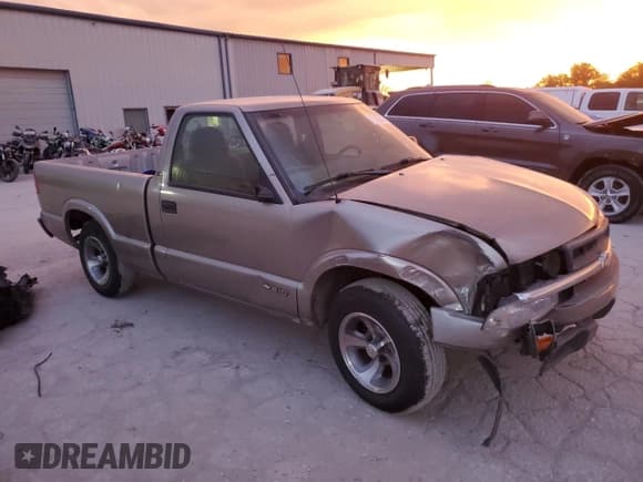 ✅ 1998 Chevrolet S-10 LS • VIN: 1GCCS1442WK204094 • Лот: 72183474. Опубликован ранее на Copart с пробегом 201 320 миль. Бесплатный доступ к архиву аукционных продаж из США и подробный отчёт об истории автомобиля на DreamBid. Изображение 4.