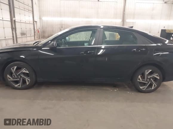 ✅ 2024 Hyundai Elantra Limited • VIN: KMHLN4DJ7RU114121 • Лот: 43253574. Опубликован ранее на IAAI с пробегом 35 101 миль. Бесплатный доступ к архиву аукционных продаж из США и подробный отчёт об истории автомобиля на DreamBid. Изображение 15.