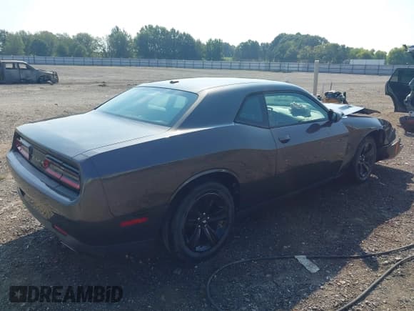 ✅ 2016 Dodge Challenger SXT • VIN: 2C3CDZAG6GH352835 • Lot: 43230077. Listed on IAAI with 175,988 mi. Free auction sales archive from the USA and detailed vehicle history report at DreamBid. Image 4.