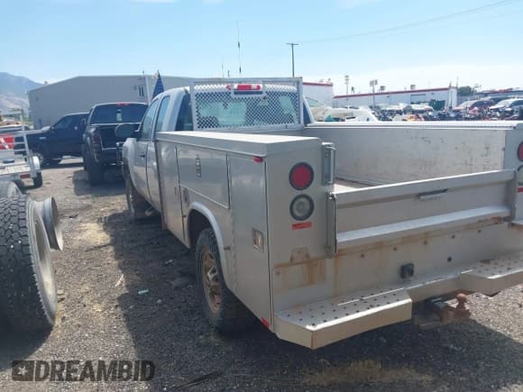 ✅ 2011 Chevrolet Silverado 2500HD • VIN: 1GB2KVCG0BZ409840 • Lot: 42944133. Wystawiony na IAAI z przebiegiem Nie podano. Bezpłatny archiwum sprzedaży aukcyjnych z USA i szczegółowy raport historii pojazdu na DreamBid. Zdjęcie 3.