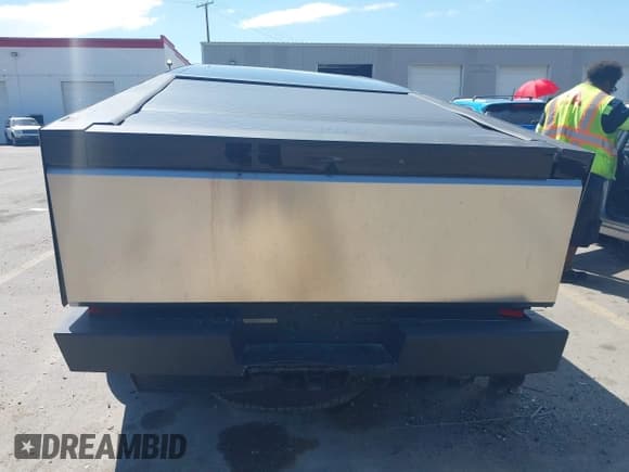 ✅ 2025 Tesla Cybertruck • VIN: 7G2CEHED3SA066839 • Лот: 42312796. Опубликован ранее на IAAI с пробегом 3 856 миль. Бесплатный доступ к архиву аукционных продаж из США и подробный отчёт об истории автомобиля на DreamBid. Изображение 16.