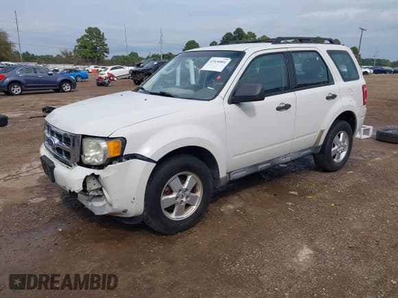 ✅ 2011 Ford Escape XLS • VIN: 1FMCU0C74BKC17466 • Лот: 43534801. Опубликован ранее на IAAI с пробегом 194 604 миль. Бесплатный доступ к архиву аукционных продаж из США и подробный отчёт об истории автомобиля на DreamBid. Изображение 2.