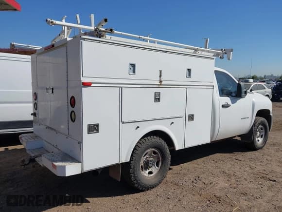 ✅ 2010 Chevrolet Silverado 2500HD • VIN: 1GB3KVBK5AF153253 • Lot: 42129825. Wystawiony na IAAI z przebiegiem 302 599 mil. Bezpłatny archiwum sprzedaży aukcyjnych z USA i szczegółowy raport historii pojazdu na DreamBid. Zdjęcie 4.