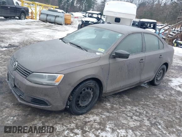 ✅ 2013 Volkswagen Jetta • VIN: 3VW2K7AJ4DM214606 • Lot: 41489941. Wystawiony na IAAI z przebiegiem 114 461 mil. Bezpłatny archiwum sprzedaży aukcyjnych z USA i szczegółowy raport historii pojazdu na DreamBid. Zdjęcie 2.