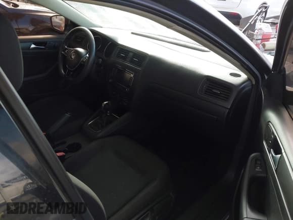 ✅ 2015 Volkswagen Jetta S • VIN: 3VW2K7AJ6FM424594 • Lot: 43720627. Wystawiony na IAAI z przebiegiem 145 834 mil. Bezpłatny archiwum sprzedaży aukcyjnych z USA i szczegółowy raport historii pojazdu na DreamBid. Zdjęcie 5.