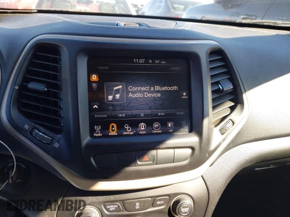 ✅ 2014 Jeep Cherokee Latitude • VIN: 1C4PJLCS8EW106453 • Lot: 43717599. Wystawiony na IAAI z przebiegiem 154 630 mil. Bezpłatny archiwum sprzedaży aukcyjnych z USA i szczegółowy raport historii pojazdu na DreamBid. Zdjęcie 13.