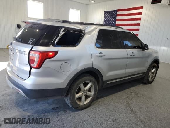 ✅ 2017 Ford Explorer XLT • VIN: 1FM5K8DH1HGD94394 • Lot: 87002015. Wystawiony na Copart z przebiegiem 129 054 mil. Bezpłatny archiwum sprzedaży aukcyjnych z USA i szczegółowy raport historii pojazdu na DreamBid. Zdjęcie 3.