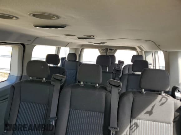 ✅ 2017 Ford Transit XL • VIN: 1FBZX2ZM5HKA55875 • Lot: 72071125. Wystawiony na Copart z przebiegiem 262 182 mil. Bezpłatny archiwum sprzedaży aukcyjnych z USA i szczegółowy raport historii pojazdu na DreamBid. Zdjęcie 10.