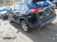 ✅ 2021 Toyota RAV4 Hybrid Limited • VIN: 4T3D6RFVXMU051949 • Lot: 43598116. Wystawiony na IAAI z przebiegiem 65 632 mil. Bezpłatny archiwum sprzedaży aukcyjnych z USA i szczegółowy raport historii pojazdu na DreamBid. Zdjęcie 3.