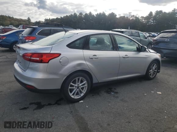 ✅ 2016 Ford Focus SE • VIN: 1FADP3F26GL388986 • Lot: 87373005. Wystawiony na Copart z przebiegiem 40 973 mil. Bezpłatny archiwum sprzedaży aukcyjnych z USA i szczegółowy raport historii pojazdu na DreamBid. Zdjęcie 3.