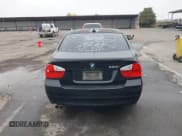 ✅ 2007 BMW 3 Series 328i • VIN: WBAVA33527KX81661 • Лот: 43804652. Опубликован ранее на IAAI с пробегом 198 336 миль. Бесплатный доступ к архиву аукционных продаж из США и подробный отчёт об истории автомобиля на DreamBid. Изображение 16.