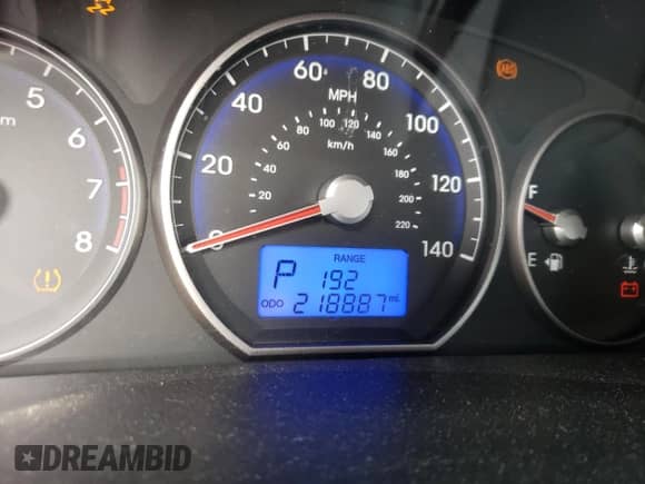 2010 Hyundai Santa Fe SE с VIN 5NMSH4AG1AH352509, выставлен на аукционе Copart как лот 70717434 с пробегом 218 887 миль миль и Списание • Salvage title. История ставок и продаж доступна на DreamBid. Изображение 9.