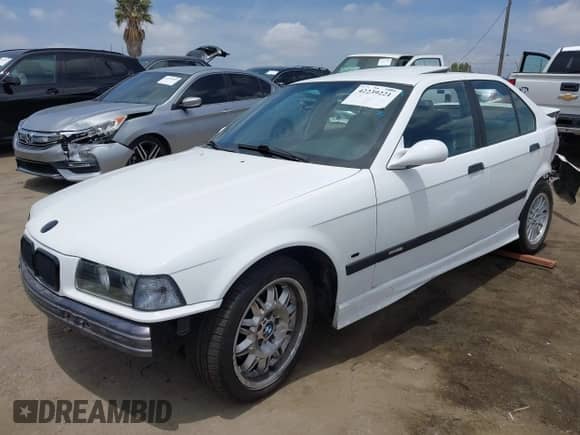 1998 BMW 3 Series M3s with VIN WBSCD9329WEE07762, listed as a IAAI auction lot 42239221 with Not provided miles and . Bid and sale history available at DreamBid. Image 18.