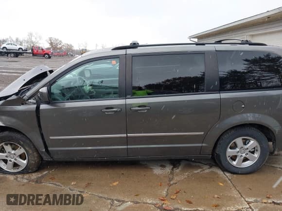 ✅ 2010 Dodge Grand Caravan SXT • VIN: 2D4RN5D11AR224994 • Lot: 43659831. Listed on IAAI with 88,537 mi. Free auction sales archive from the USA and detailed vehicle history report at DreamBid. Image 15.
