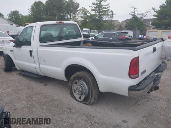 ✅ 2005 Ford F-250 XL • VIN: 1FTNF215X5EA96417 • Lot: 42220199. Listed on IAAI with 85,778 mi. Free auction sales archive from the USA and detailed vehicle history report at DreamBid. Image 3.