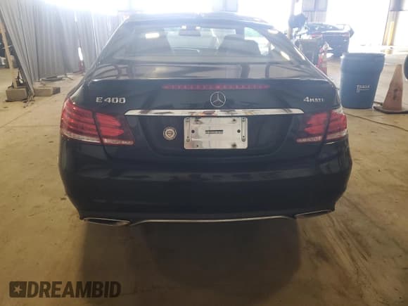 ✅ 2015 Mercedes-Benz E 400 • VIN: WDDKJ6HB3FF295363 • Lot: 57571935. Wystawiony na Copart z przebiegiem Nie podano. Bezpłatny archiwum sprzedaży aukcyjnych z USA i szczegółowy raport historii pojazdu na DreamBid. Zdjęcie 6.
