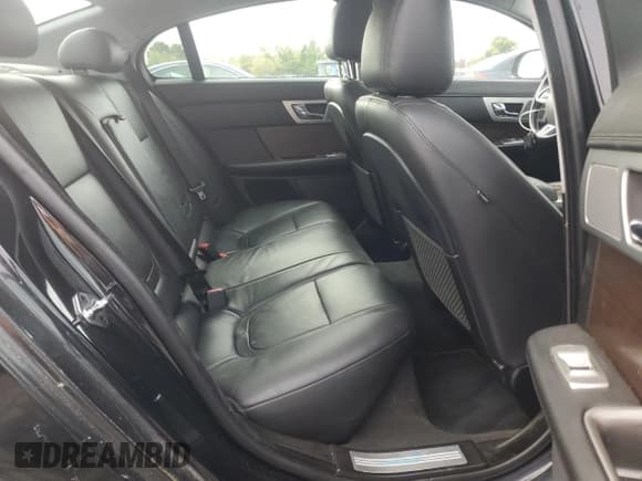 ✅ 2014 Jaguar XF SC • VIN: SAJWJ0EF1E8U14032 • Lot: 82426255. Listed on Copart with 98,353 mi. Free auction sales archive from the USA and detailed vehicle history report at DreamBid. Image 10.