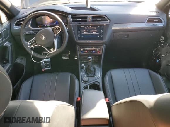 ✅ 2024 Volkswagen Tiguan SE R-Line Black • VIN: 3VV8B7AX4RM170522 • Лот: 84938535. Опубликован ранее на Copart с пробегом 33 684 миль. Бесплатный доступ к архиву аукционных продаж из США и подробный отчёт об истории автомобиля на DreamBid. Изображение 8.