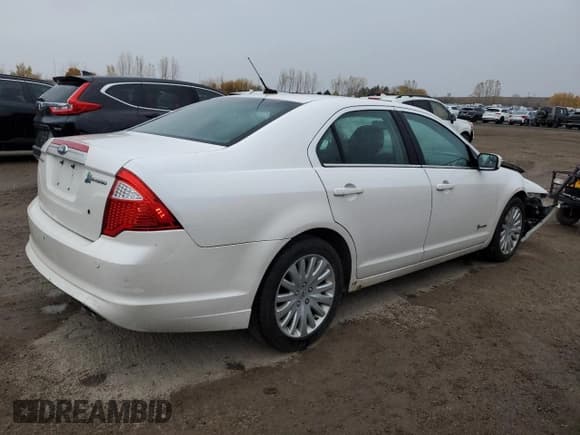 ✅ 2011 Ford Fusion Hybrid • VIN: 3FADP0L38BR192960 • Lot: 91322865. Wystawiony na Copart z przebiegiem 211 342 mil. Bezpłatny archiwum sprzedaży aukcyjnych z USA i szczegółowy raport historii pojazdu na DreamBid. Zdjęcie 3.