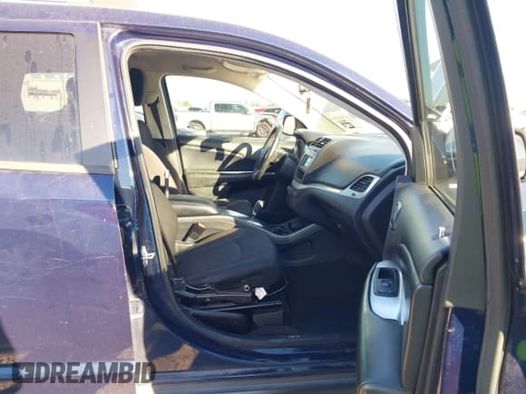 ✅ 2018 Dodge Journey SE • VIN: 3C4PDCAB4JT427982 • Лот: 43668910. Опубликован ранее на IAAI с пробегом 145 181 миль. Бесплатный доступ к архиву аукционных продаж из США и подробный отчёт об истории автомобиля на DreamBid. Изображение 5.