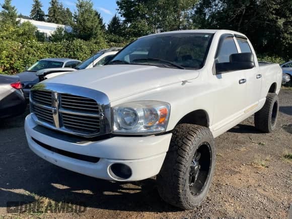 2006 Dodge 1500 SLT с VIN 1D7HU18226S512767, выставлен на аукционе Copart как лот 71323274 с пробегом 181 776 миль миль и Чистый • Clean title. История ставок и продаж доступна на DreamBid. Изображение 2.