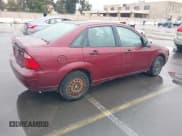 ✅ 2006 Ford Focus S • VIN: 1FAFP34N76W190307 • Lot: 43724576. Wystawiony na IAAI z przebiegiem 209 362 mil. Bezpłatny archiwum sprzedaży aukcyjnych z USA i szczegółowy raport historii pojazdu na DreamBid. Zdjęcie 4.