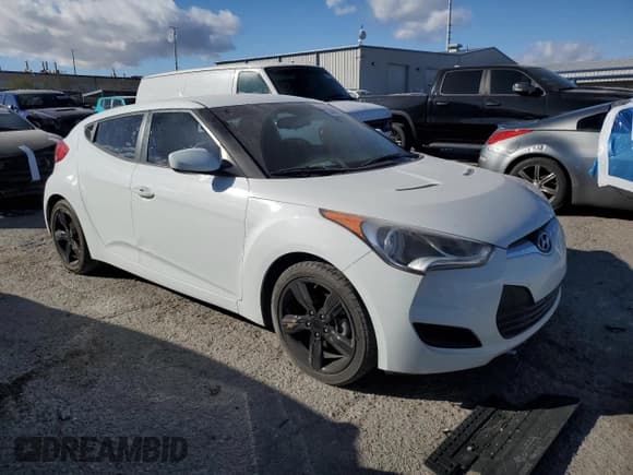 ✅ 2014 Hyundai Veloster • VIN: KMHTC6AD5EU209237 • Lot: 44458125. Wystawiony na Copart z przebiegiem 100 246 mil. Bezpłatny archiwum sprzedaży aukcyjnych z USA i szczegółowy raport historii pojazdu na DreamBid. Zdjęcie 4.