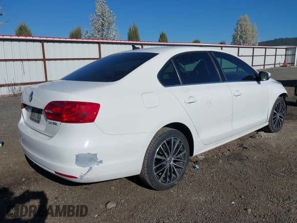 ✅ 2012 Volkswagen Jetta SEL • VIN: 3VWLP7AJ7CM424797 • Lot: 42063111. Listed on IAAI with 179,097 mi. Free auction sales archive from the USA and detailed vehicle history report at DreamBid. Image 4.