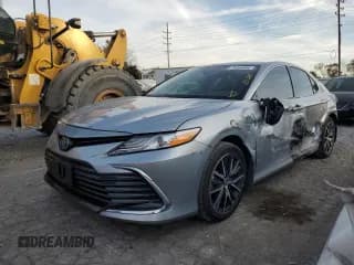 ✅ 2024 Toyota Camry Hybrid XLE • VIN: 4T1F31AK7RU624161 • Lot: 78264404. Listed on Copart with 18,011 mi. Free auction sales archive from the USA and detailed vehicle history report at DreamBid. Image 1.