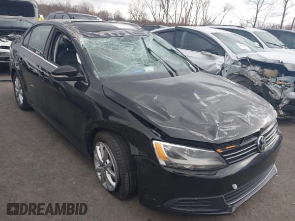 ✅ 2014 Volkswagen Jetta SE • VIN: 3VWD17AJ2EM441192 • Lot: 43787918. Listed on IAAI with 93,206 mi. Free auction sales archive from the USA and detailed vehicle history report at DreamBid. Image 1.