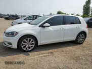 ✅ 2021 Volkswagen Golf TSI • VIN: 3VWG57AU6MM001552 • Lot: 67541175. Wystawiony na Copart z przebiegiem 85 822 mil. Bezpłatny archiwum sprzedaży aukcyjnych z USA i szczegółowy raport historii pojazdu na DreamBid. Zdjęcie 1.