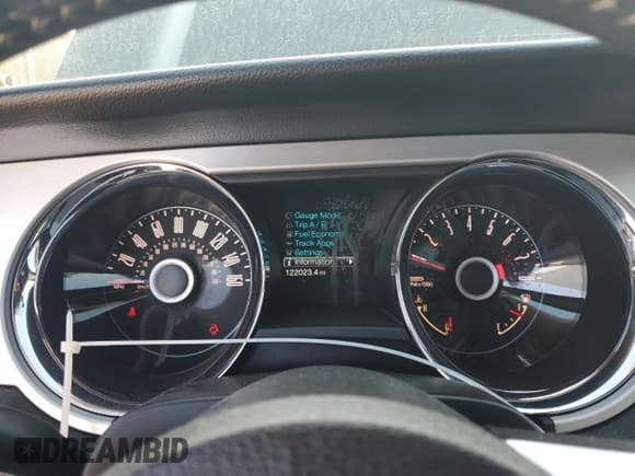 ✅ 2014 Ford Mustang V6 • VIN: 1ZVBP8AM5E5309720 • Лот: 80611155. Опубликован ранее на Copart с пробегом 122 023 миль. Бесплатный доступ к архиву аукционных продаж из США и подробный отчёт об истории автомобиля на DreamBid. Изображение 9.