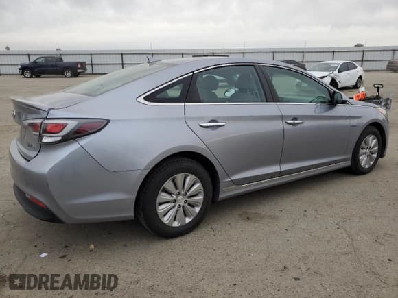 ✅ 2017 Hyundai Sonata SE • VIN: KMHE24L12HA048581 • Lot: 39720083. Listed on Copart with 116,933 mi. Free auction sales archive from the USA and detailed vehicle history report at DreamBid. Image 3.