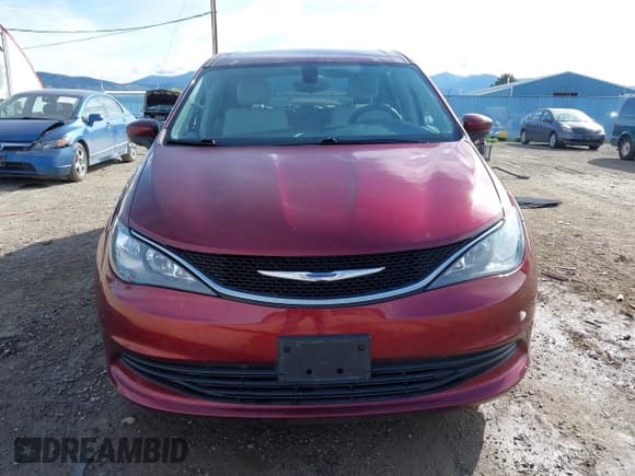 ✅ 2017 Chrysler Pacifica Touring • VIN: 2C4RC1DG3HR565288 • Lot: 42215711. Wystawiony na IAAI z przebiegiem 99 159 mil. Bezpłatny archiwum sprzedaży aukcyjnych z USA i szczegółowy raport historii pojazdu na DreamBid. Zdjęcie 12.