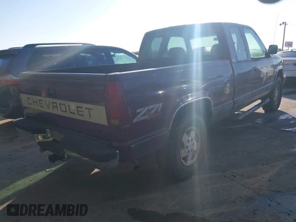 ✅ 1994 Chevrolet Silverado 1500 • VIN: 2GCEK19K0R1178664 • Lot: 43667387. Wystawiony na IAAI z przebiegiem 235 761 mil. Bezpłatny archiwum sprzedaży aukcyjnych z USA i szczegółowy raport historii pojazdu na DreamBid. Zdjęcie 4.