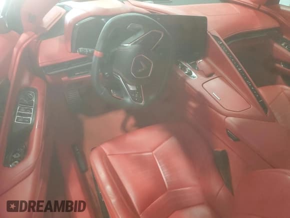 ✅ 2024 Chevrolet Corvette 3LT • VIN: 1G1YC3D47R5101053 • Lot: 91678405. Wystawiony na Copart z przebiegiem 17 144 mil. Bezpłatny archiwum sprzedaży aukcyjnych z USA i szczegółowy raport historii pojazdu na DreamBid. Zdjęcie 8.