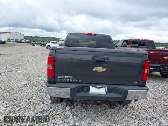 ✅ 2011 Chevrolet Silverado 1500 LT • VIN: 1GCRCSE02BZ183063 • Lot: 43280874. Listed on IAAI with 153,119 mi. Free auction sales archive from the USA and detailed vehicle history report at DreamBid. Image 17.