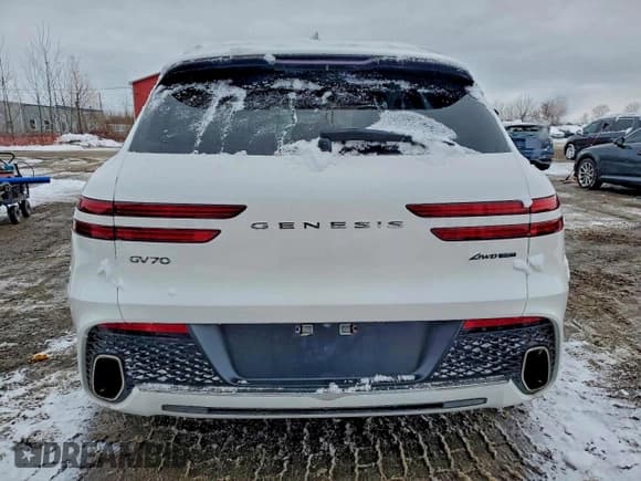 ✅ 2022 Genesis GV70 2.5T • VIN: KMUMADTBXNU044264 • Lot: 94760865. Listed on Copart with 85,443 mi. Free auction sales archive from the USA and detailed vehicle history report at DreamBid. Image 6.