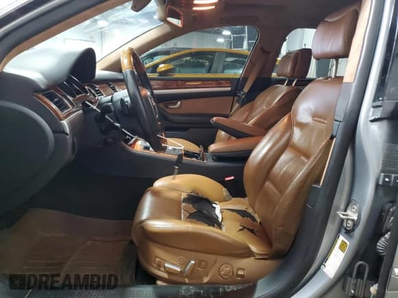 ✅ 2007 Audi A8 4.2L • VIN: WAUMV44E47N022285 • Лот: 55499445. Опубликован ранее на Copart с пробегом 157 574 миль. Бесплатный доступ к архиву аукционных продаж из США и подробный отчёт об истории автомобиля на DreamBid. Изображение 7.