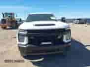 2020 Chevrolet Silverado 2500HD Work Truck z VIN 1GC2YLE71LF266041, wystawiony jako IAAI lot #42070288 z przebiegiem 158 606 mil mil oraz . Historia ofert i sprzedaży dostępna na DreamBid. Obrazek 12.
