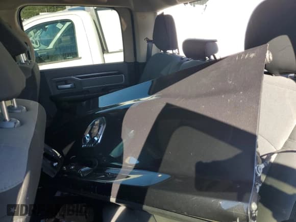 ✅ 2019 Ram 2500 Big Horn • VIN: 3C6UR5DL0KG650218 • Lot: 91394585. Wystawiony na Copart z przebiegiem 197 781 mil. Bezpłatny archiwum sprzedaży aukcyjnych z USA i szczegółowy raport historii pojazdu na DreamBid. Zdjęcie 12.