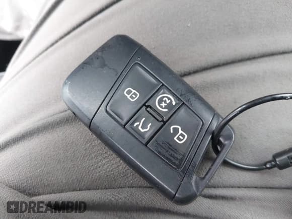 ✅ 2024 Volkswagen Jetta SE • VIN: 3VW7M7BU8RM050549 • Lot: 43900235. Wystawiony na IAAI z przebiegiem 42 704 mil. Bezpłatny archiwum sprzedaży aukcyjnych z USA i szczegółowy raport historii pojazdu na DreamBid. Zdjęcie 11.